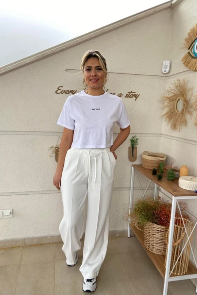 Beyaz Sırt Detaylı Crop Tshirt ürün görseli 1