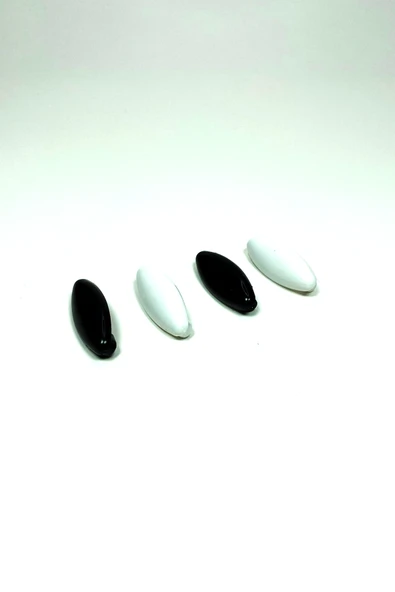 4 Adet Plastik Çengelli Eşarp Ve Şal İğnesi Siyah Beyaz 4 cm ürün görseli 1