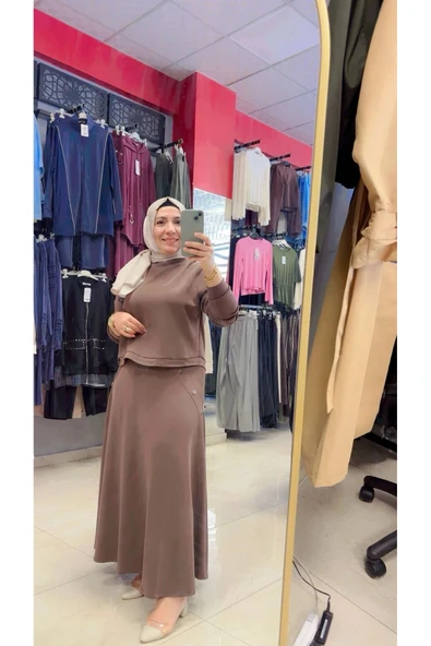 Bisiklet Yaka Omuz ve Etek Düğme Detaylı Etekli Takım ürün görseli 1