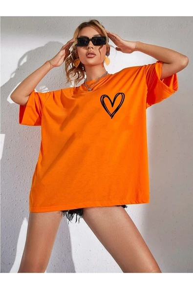 Yasolin Minimal Kalp Baskılı Oversize Tshirt ürün görseli 1
