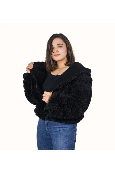 Özgüner Oyuncak Kış Modasında Fark Yaratın: Kadın Peluş Montlar ürün görseli 1