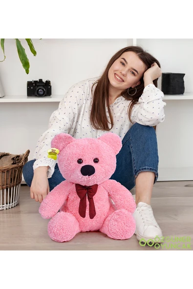 Özgüner Oyuncak Papyonlu Peluş Oturan Ayıcık – Doğum Günü Hediyesi Sevimli Ayı ürün görseli 1