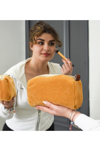 Harika Peluş Fabrikası Yumuşak Peluş Makyaj Çantası - Şık ve Kullanışlı Kadın Kozmetik Çantası ürün görseli 1