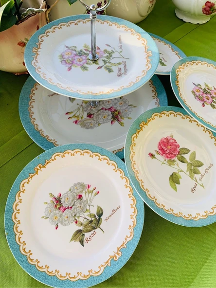 Londra'dan Vintage Bone China Kemik Porselen Çiçek Desenli 4 Kişilik Çok Renkli Pasta Tabakları ve Sunum Standı Seti ürün görseli 1