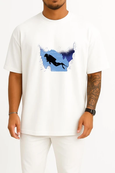 Oversize Scuba Diving Göğüs Tasarımlı Unisex T-Shirt ürün görseli 1