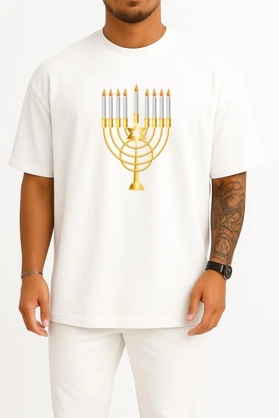 Oversize Hanukkah Menorah Yahudi Bayramı Göğüs Tasarımlı Unisex T-Shirt ürün görseli 1