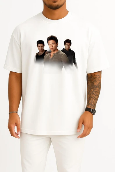 Oversize Tyson Houseman Robert Pattinson Booboo Stewart Göğüs Tasarımlı Unisex T-Shirt ürün görseli 1