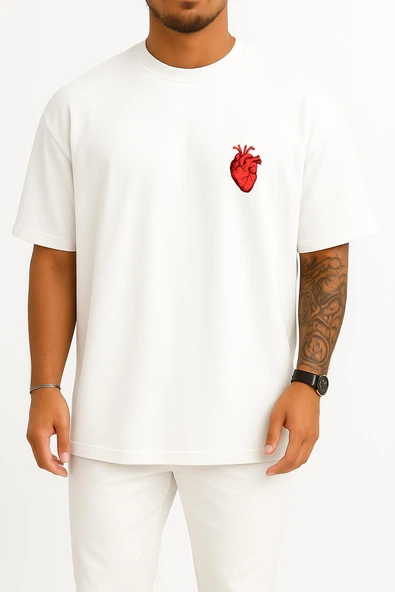 Oversize Kalp Anatomisi Cep Tasarımlı Unisex T-Shirt ürün görseli 1