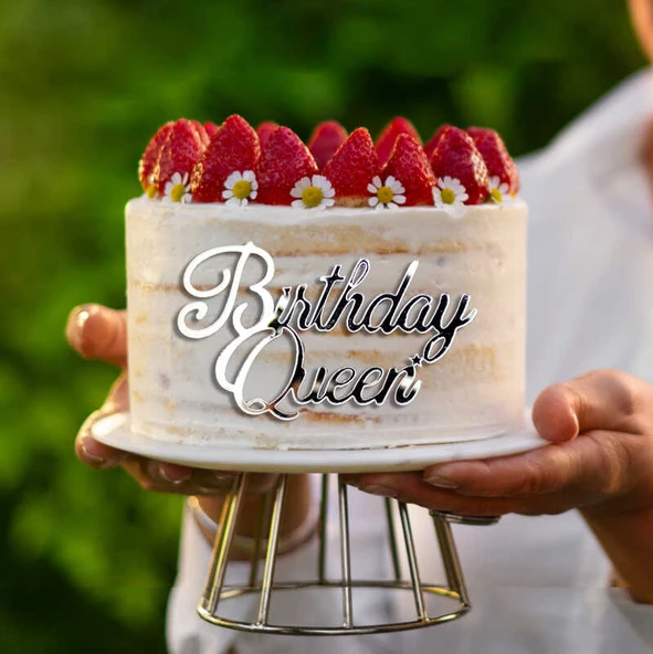 Pasta Önü Pleksi Birthday Queen Yazı Gümüş 10x6 cm ürün görseli 1