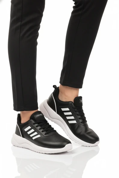 Siyah Beyaz Bağcıklı Unisex Spor Ayakkabı ürün görseli 1