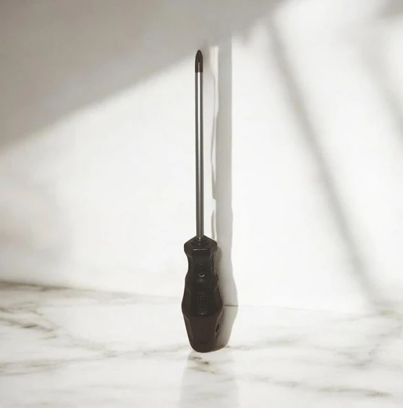 Ucu Mıknatıslı Yıldız Tornavida Siyah Saplı Yıldız Uçlu 6+150 mm ürün görseli 1