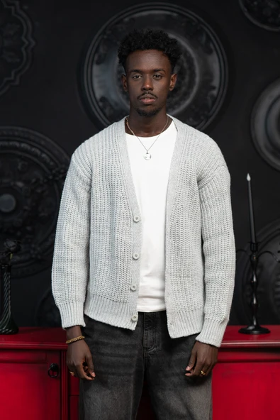 Oversize Crop Model V Yaka Düğme Kapamalı Örgü Hırka ürün görseli 1