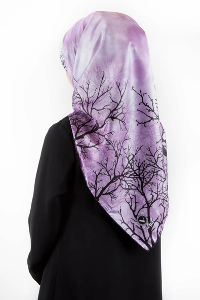 Twill Dolunay ve Ağaç Desenli Lila Renkli 90x90 Eşarp (İpek İçermez) Kenar Dikiş Şekli El Dikişli ürün görseli 1