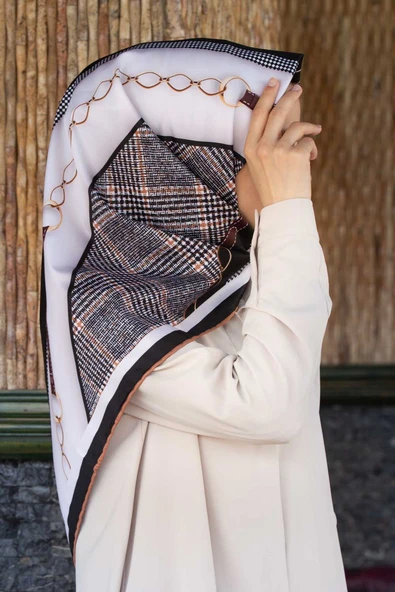 Twill Kemer Desenli Siyah Renkli 90x90 Eşarp (İpek İçermez) Kenar Dikiş Şekli El Dikişli ürün görseli 1
