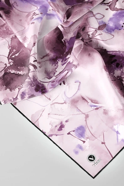 Twill Batik Çiçek Desenli Lila Renkli 90x90 Eşarp (İpek İçermez) Kenar Dikiş Şekli El Dikişli ürün görseli 1