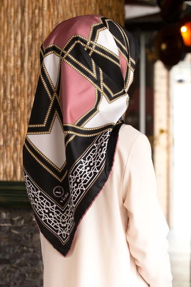 Twill Osmanlı Çini Desenli Pudra Renkli 90x90 Eşarp (İpek İçermez)Kenar Dikiş Şekli El Dikişli ürün görseli 1
