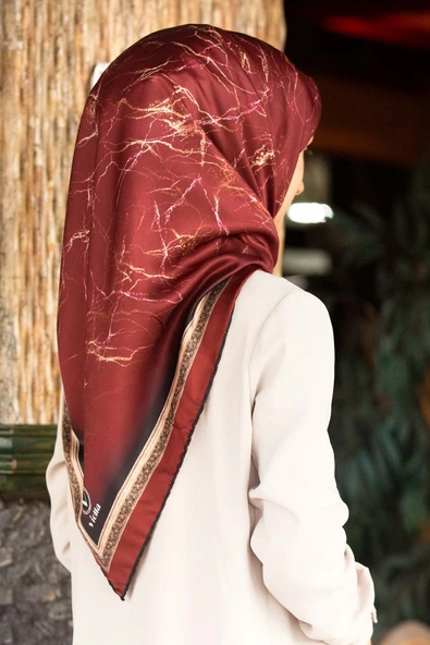 Twill Barok Çerçeveli Mermer Desenli Bordo Renkli 90x90 Eşarp (İpek İçermez) Kenar Dikiş Şekli El Dikişli ürün görseli 1