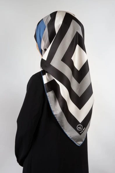 Twill Geometrik Desenli İndigo Renkli 90x90 Eşarp (İpek İçermez) Dikim Şekli : El Dikişi ürün görseli 1