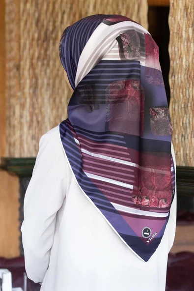 Twill Çizgili ve Geometrik Desenli Mor Renkli 90x90 Eşarp (İpek İçermez) Kenar Dikiş Şekli El Dikişli ürün görseli 1