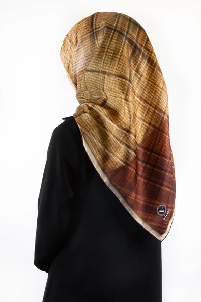 Twill Dokulu Desenli Taba Renkli 90x90 Eşarp (İpek İçermez) Kenar Dikiş Şekli El Dikişli ürün görseli 1