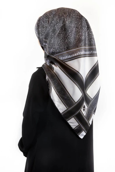 Twill Bordür Taş Desenli Gri Renkli 90x90 Eşarp (İpek İçermez) Kenar Dikiş Şekli El Dikişli ürün görseli 1