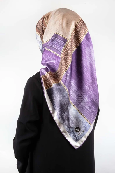 Twill Dokulu Ve Geometrik Desenli Mor Renkli 90x90 Eşarp (İpek İçermez) Dikim Şekli : El Dikişi ürün görseli 1