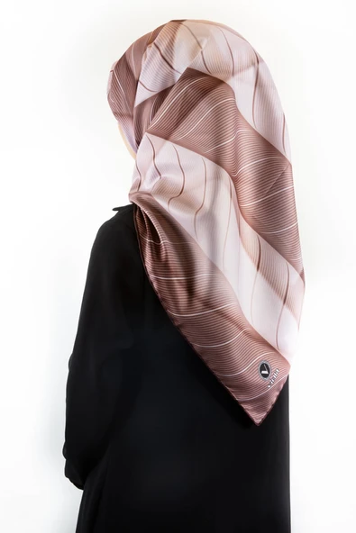 Twill Şeritli Geometrik Desenli Vizon Renkli 90x90 Eşarp (İpek İçermez) Kenar Dikiş Şekli El Dikişli ürün görseli 1