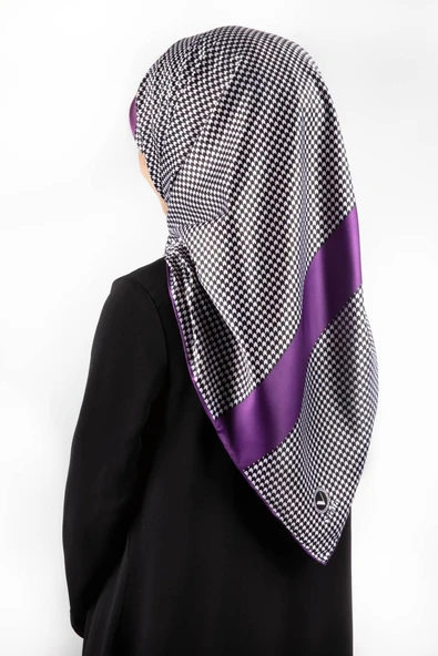 Twill Kazayaklı Şerit Desenli Mor Renkli 90x90 Eşarp (İpek İçermez) Dikim Şekli : El Dikişi ürün görseli 1