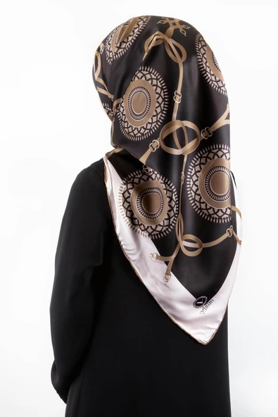 Twill Kemerli Ve Geometrik Desenli Bej Renkli 90x90 Eşarp (İpek İçermez) Kenar Dikiş Şekli El Dikişli ürün görseli 1