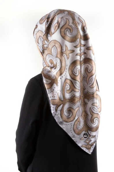 Twill Barok Desenli Gri - Bej Renkli 90x90 Eşarp (İpek İçermez) Kenar Dikiş Şekli El Dikişli ürün görseli 1