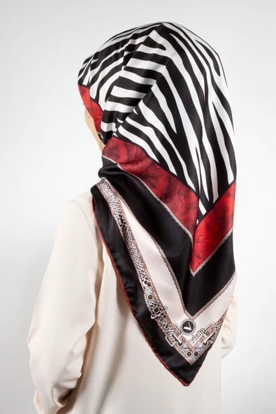 Twill Kemer Bordürlü Zincir Desenli Kırmızı Renkli 90x90 Eşarp (İpek İçermez) Kenar Dikiş Şekli El Dikişli ürün görseli 1