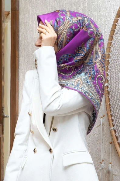 %100 Twill İpek Şal Desenli Fuşya Renkli 90x90 Eşarp Dikim Şekli : El Dikişi ürün görseli 1