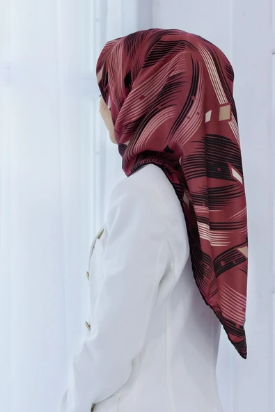 Rayon Geometrik Çizgili Desenli Gül Kurusu Renkli 90x90 Eşarp (İpek İçermez) Kenar Dikiş Şekli El Dikişli ürün görseli 1