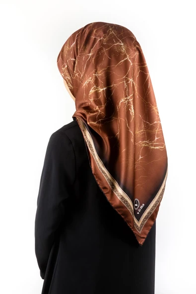 Twill Barok Çerçeveli Mermer Desenli Taba Renkli 90x90 Eşarp (İpek İçermez) Kenar Dikiş Şekli El Dikişli ürün görseli 1