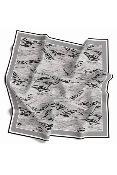 Twill Soyut Çizgi Desenli Gri Renkli 90x90 Eşarp (İpek İçermez) Kenar Dikiş Şekli El Dikişli ürün görseli 1