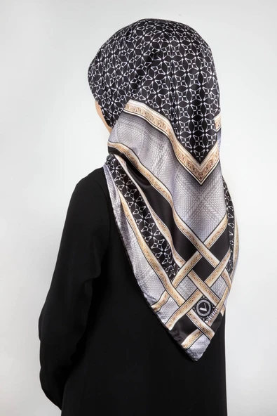 Twill Gold Bordürlü Geometrik Desenli Gri Renkli 90x90 Eşarp (İpek İçermez) Kenar Dikiş Şekli El Dikişli ürün görseli 1