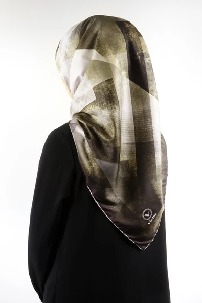 Twill Batik Desenli Haki Renkli 90x90 Eşarp (İpek İçermez) Dikim Şekli : El Dikişi ürün görseli 1