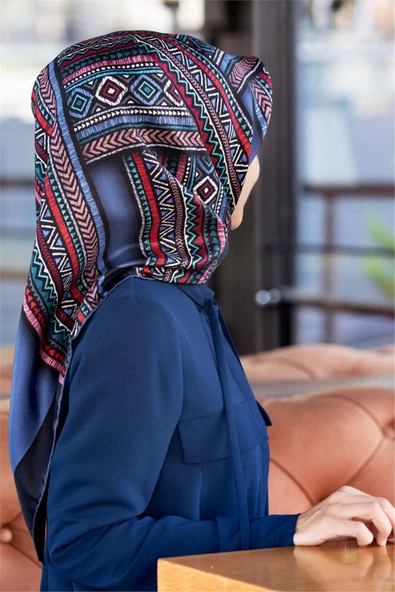 %100 Twill İpek Etnik Desenli İndigo - Bordo Renkli 90x90 Eşarp Dikim Şekli : El Dikişi ürün görseli 1