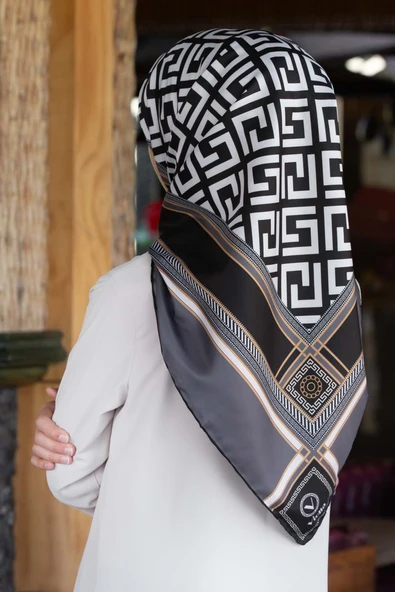 Twill Antik Desenli Gri Renkli 90x90 Eşarp (İpek İçermez) Kenar Dikiş Şekli El Dikişli ürün görseli 1