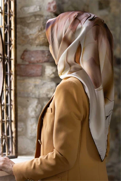 %100 Twill İpek Büyük Çiçek Desenli Kahverengi - Krem Renkli 90x90 Eşarp Dikim Şekli : El Dikişi ürün görseli 1