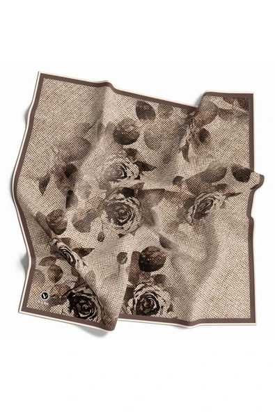 Twill Gül Desenli Vizon Renkli 90x90 Eşarp (İpek İçermez) Kenar Dikiş Şekli El Dikişli ürün görseli 1