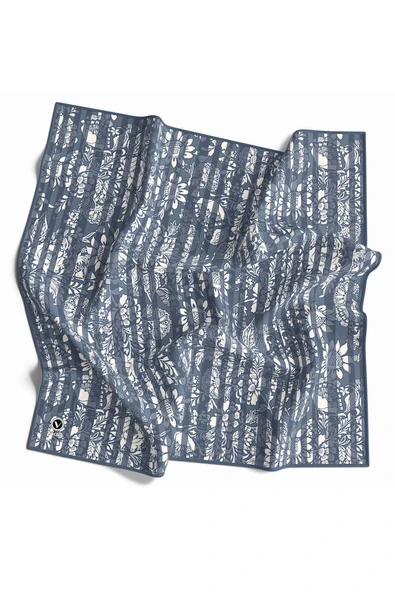 Twill Batik Şal Desenli İndigo Renkli 90x90 Eşarp (İpek İçermez) Kenar Dikiş Şekli El Dikişli ürün görseli 1