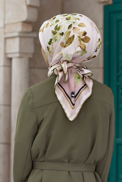 Twill Çiçek Desenli Haki Yeşili Renkli 90x90 Eşarp (İpek İçermez) Kenar Dikiş Şekli El Dikişli ürün görseli 1