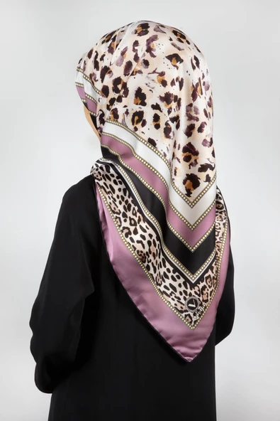 Twill Kemerli ve Leopar Desenli Lila Renkli 90x90 Eşarp (İpek İçermez) Dikim Şekli : El Dikişi ürün görseli 1