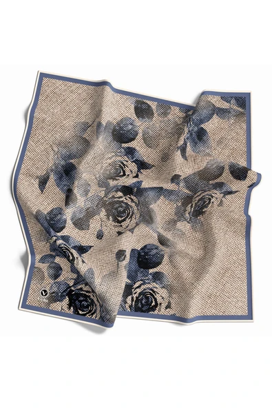 Twill Gül Desenli İndigo Mavisi Renkli 90x90 Eşarp (İpek İçermez) Kenar Dikiş Şekli El Dikişli ürün görseli 1