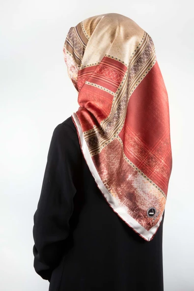 Twill Dokulu Ve Geometrik Desenli Bordo Renkli 90x90 Eşarp (İpek İçermez) Dikim Şekli : El Dikişi ürün görseli 1