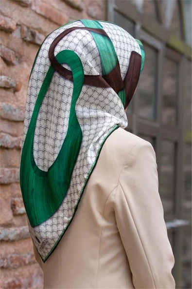 100% Twill Geometrik Halka Desenli Zümrüt Yeşili - Kahverengi  Renkli 90x90 Dikim Şekli : El Dikişi Eşarp ürün görseli 1