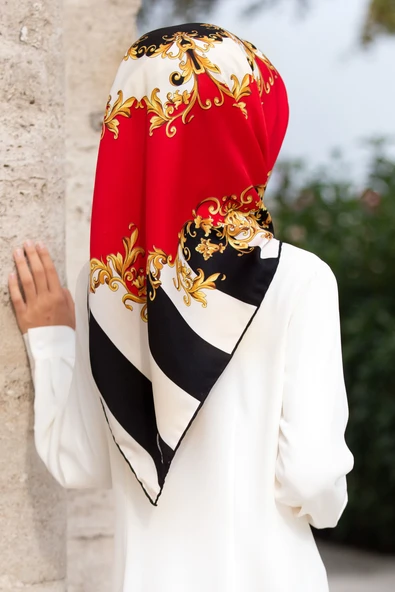 Twill Çizgili Barok Desenli Kırmızı - Siyah Renkli 90x90 Eşarp (İpek İçermez) ürün görseli 1