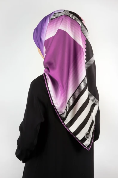 Twill Geometrik Desenli Lila Renkli 90x90 Eşarp (İpek İçermez) Kenar Dikiş Şekli El Dikişli ürün görseli 1