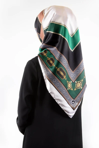Twill Gold Detaylı ve Antik Motif Desenli Petrol Yeşili Renkli 90x90 Eşarp (İpek İçermez) Kenar Dikiş Şekli El Dikişli ürün görseli 1